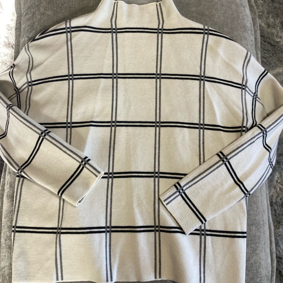 Max Studio Sweaters - Max Studio White and Black Checkered Turtleneck Sweater